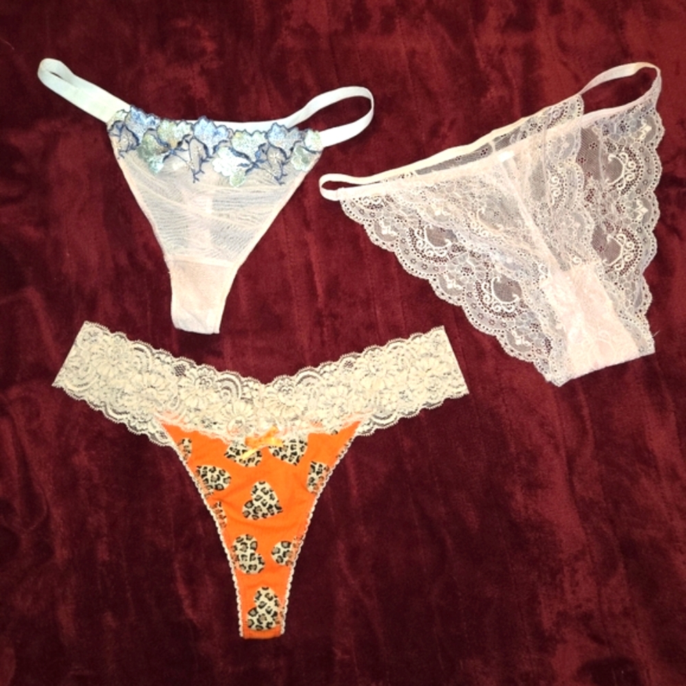 Elegant Lace Thong Set - Blue, White, Orange